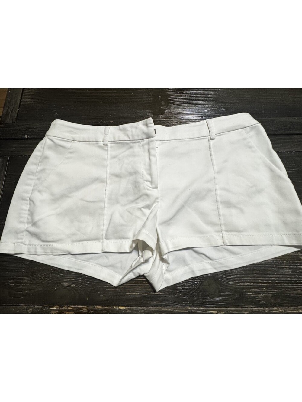 GUESS Womens Size 8 White Stretch Chino Shorts Low Rise Short Shorts